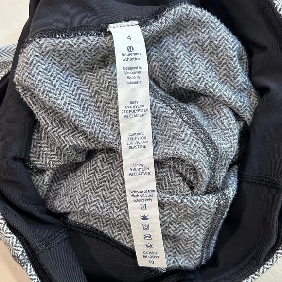 Like new Lululemon Run: Turn Around Tights - Picture 3 of 11
